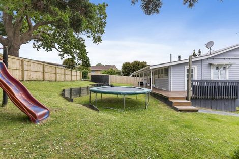 Photo of property in 18 Penton Road, Stanmore Bay, Whangaparaoa, 0932