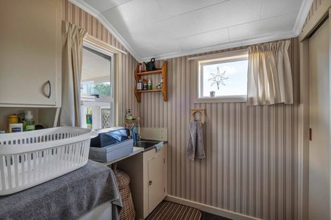 Photo of property in 125 Seaview Road, Westown, New Plymouth, 4310