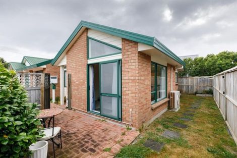 Photo of property in Miramar Villas, 6u7 Brussels Street, Miramar, Wellington, 6022