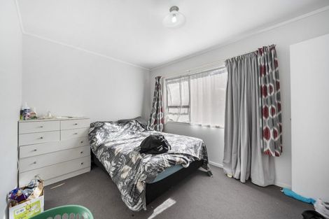 Photo of property in 27 Cedar Heights Avenue, Massey, Auckland, 0614