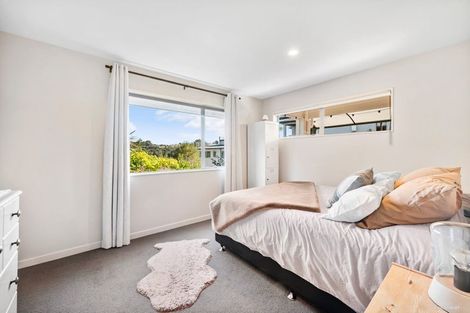 Photo of property in 2 Treetops Way, Bayview, Auckland, 0629