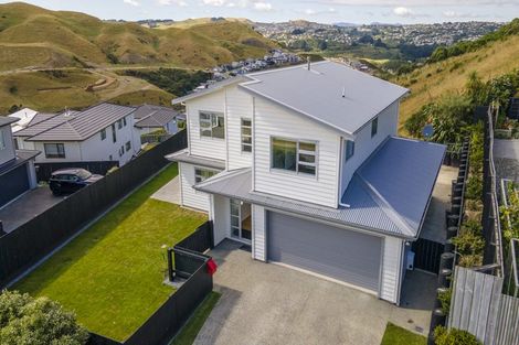 Photo of property in 120 Amesbury Drive, Churton Park, Wellington, 6037