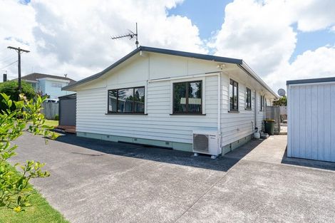 Photo of property in 92 Harrington Road, Henderson, Auckland, 0610