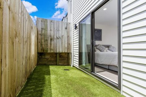 Photo of property in 35b Seon Place, Birkdale, Auckland, 0626