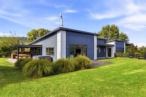 Photo of property in 92 Lisland Drive, Kinloch, Taupo, 3377