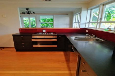 Photo of property in 2a Waller Avenue, Bucklands Beach, Auckland, 2012