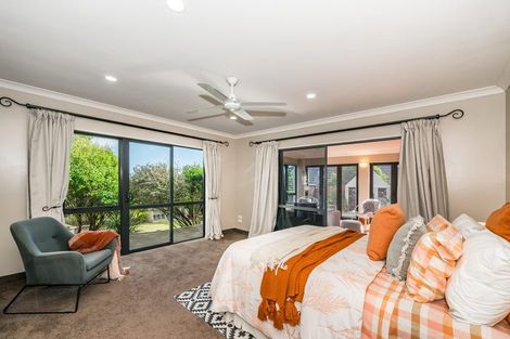 Photo of property in 32 Quadrant Heights, Paraparaumu, 5032