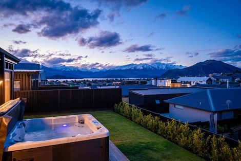 Photo of property in 2 Mcneil Crescent, Wanaka, 9305