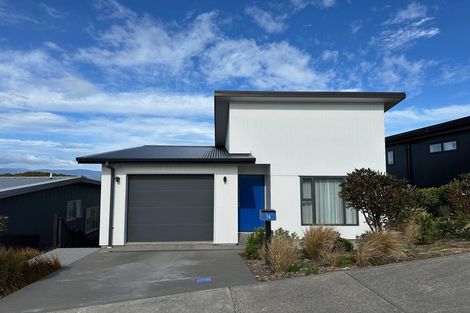 Photo of property in 34 Epic Way, Newlands, Wellington, 6037