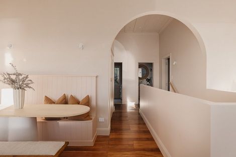 Photo of property in 5 Denholm Road, Hospital Hill, Napier, 4110
