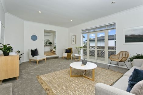 Photo of property in 5 Sandpiper Grove, Unsworth Heights, Auckland, 0632