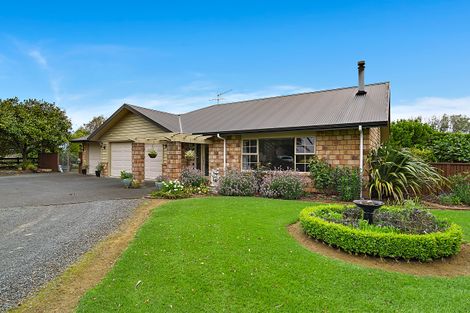 Photo of property in 2a Masters Road, Waiuku, 2681