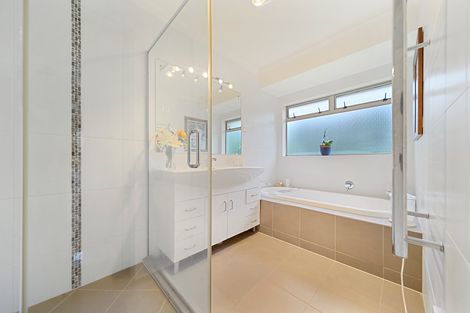 Photo of property in 2a Masters Road, Waiuku, 2681