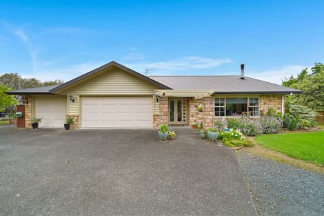 Photo of property in 2a Masters Road, Waiuku, 2681