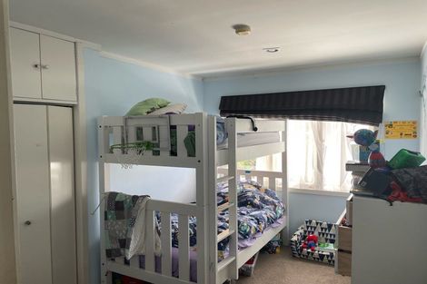 Photo of property in 32 Golf Road, New Lynn, Auckland, 0600