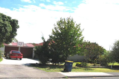 Photo of property in 1 Sabana Place, Unsworth Heights, Auckland, 0632