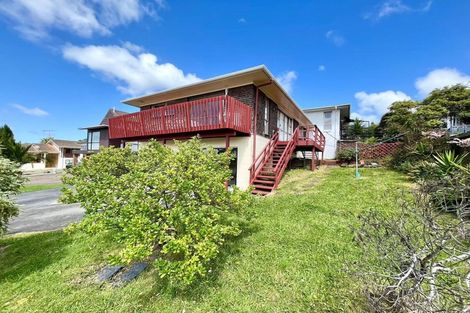 Photo of property in 12 Kukupa Road, Sunnyvale, Auckland, 0612