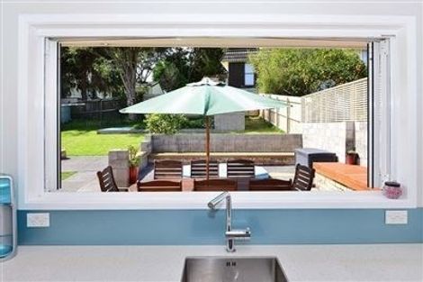 Photo of property in 17 Kathleen Street, Totara Vale, Auckland, 0627