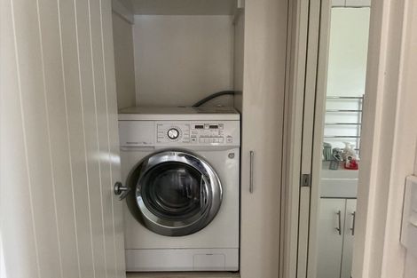 Photo of property in 2/19 Garadice Road, Rothesay Bay, Auckland, 0630