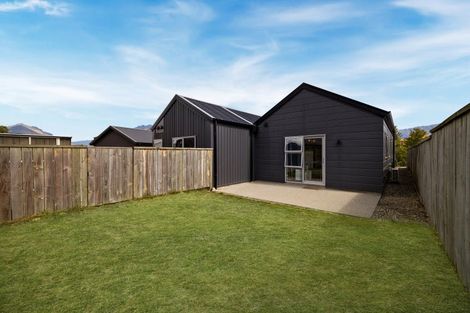 Photo of property in 27 Bale Road, Jacks Point, 9371