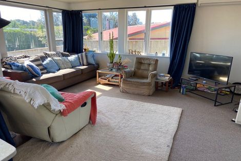 Photo of property in 8 Kent Terrace, Foxton Beach, Foxton, 4815