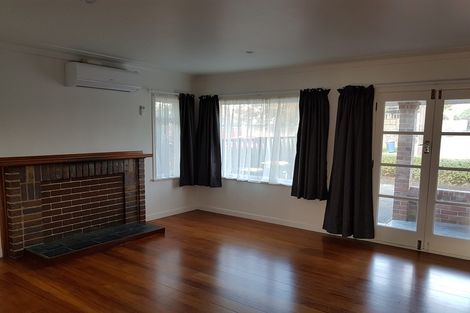 Photo of property in 176 Beach Haven Road, Beach Haven, Auckland, 0626
