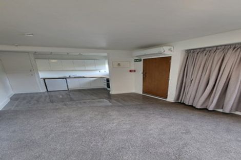 Photo of property in 2/8 Governor Road, Northland, Wellington, 6012