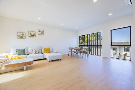 Photo of property in 24a Gladys Avenue, Glenfield, Auckland, 0629