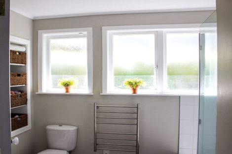 Photo of property in 1/22 Coroglen Avenue, Birkenhead, Auckland, 0626