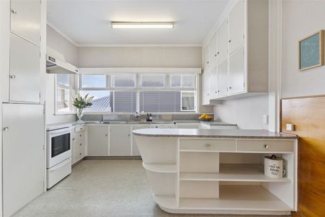 Photo of property in 2 Preston Avenue, Belmont, Auckland, 0622