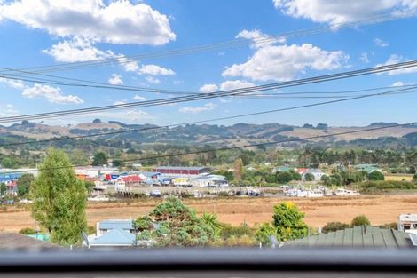 Photo of property in 19 Porter Crescent, Helensville, 0800