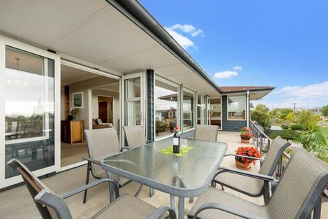 Photo of property in 76 Jaemont Avenue, Te Atatu South, Auckland, 0610