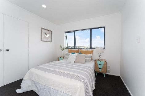 Photo of property in 50a Noeleen Street, Glenfield, Auckland, 0629