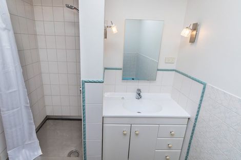 Photo of property in 39 Lucknow Terrace, Khandallah, Wellington, 6035