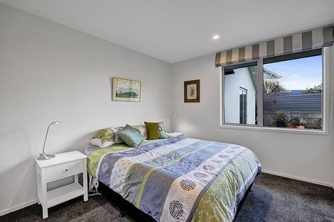 Photo of property in 184b Seaview Road, Westown, New Plymouth, 4310