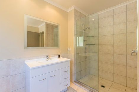 Photo of property in Te Kakariki Apartments, 5/5 Wellington Road, Paekakariki, 5034