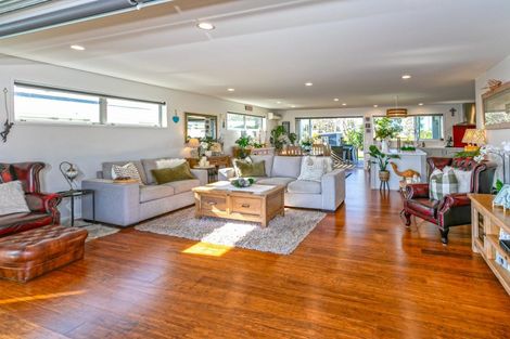 Photo of property in 104 Kiwi Road, Whangamata, 3620