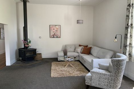 Photo of property in 19 Oxford Street, Marton, 4710