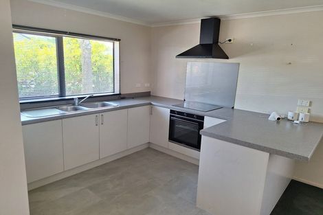 Photo of property in 8 Pyramid Place, Glen Eden, Auckland, 0602
