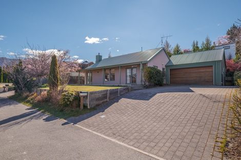 Photo of property in 94 Hedditch Street, Wanaka, 9305