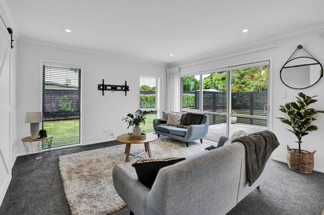 Photo of property in 13 Birdie Lane, Waiwhakaiho, New Plymouth, 4312