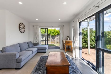 Photo of property in 3/64 Schnapper Rock Road, Schnapper Rock, Auckland, 0632