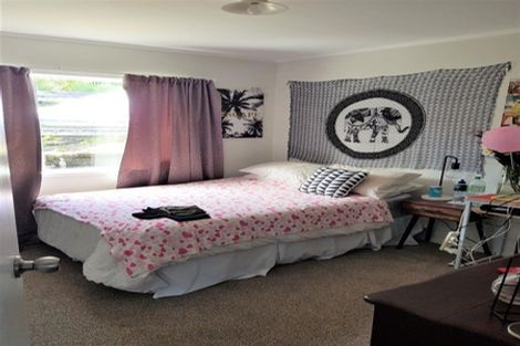 Photo of property in 1/19 Weetman Drive, Browns Bay, Auckland, 0630