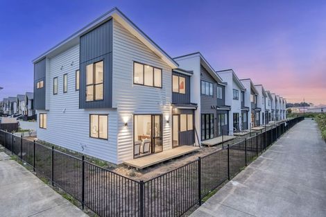 Photo of property in 9 Whawhaki Lane, Kumeu, 0810
