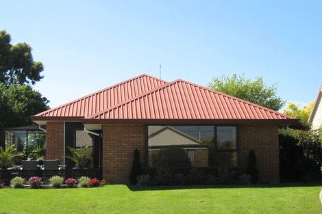 Photo of property in 18 Westgrove Avenue, Avonhead, Christchurch, 8042