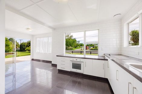 Photo of property in 36 Francis Drake Street, Waipukurau, 4200