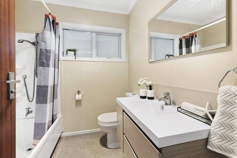 Photo of property in 51 Winston Street, Crofton Downs, Wellington, 6035