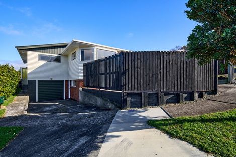 Photo of property in 18 Eastview Grove, Normandale, Lower Hutt, 5010