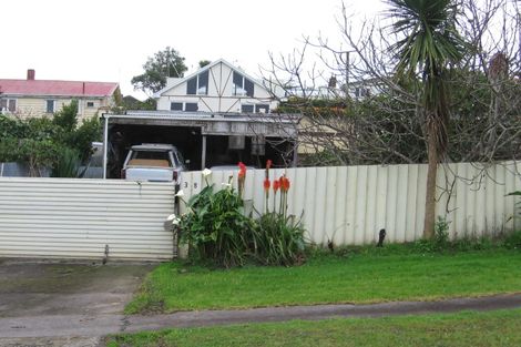 Photo of property in 38 Puriri Street, Helensville, 0800