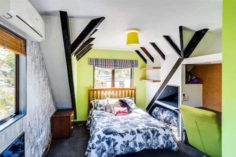 Photo of property in 27 Lowther Place, Taradale, Napier, 4112